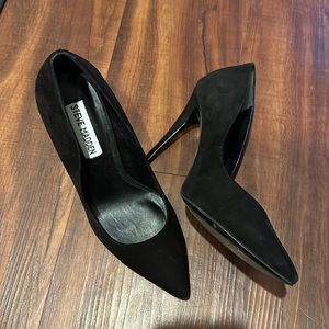 Steve Madden Black Suede Pumps (Daisy)